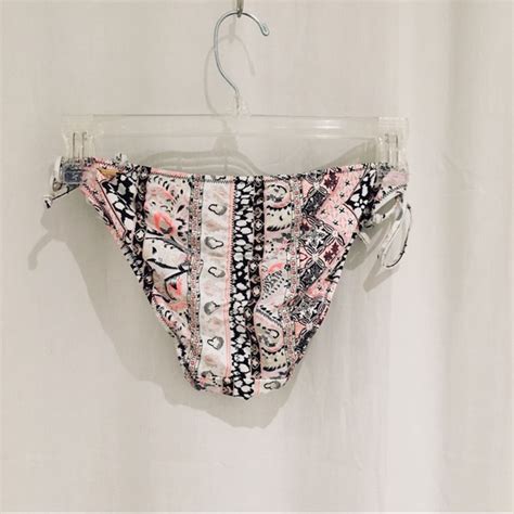 Victoria S Secret Swim Victorias Secret Patterned Bikini Bottom Poshmark