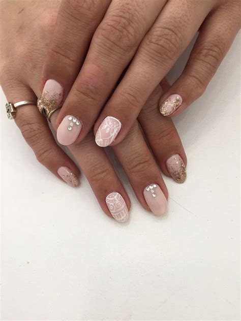 Beautiful Nude Almond Bling Nails Nude Almond Naildesign Gel Nails Acrylic Nails Pretty