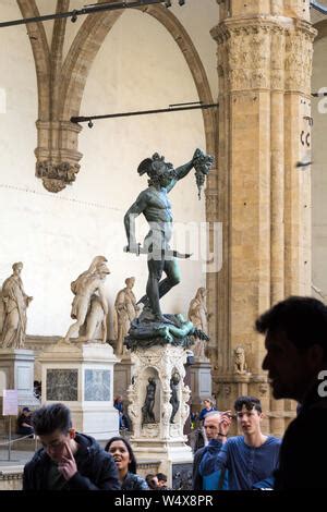 berühmte Statue des Perseus und Medusa auf der Piazza della