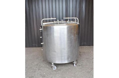 D occasion USED 300 GALLON JACKETED TANK STAINLESS STEEL vendu à