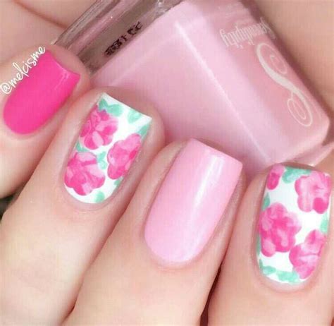 ριитєяєѕт IIIannaIII Floral nail art Floral nails Nail art