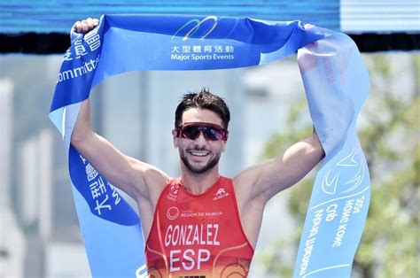 Alberto González su oro en Hong Kong en imágenes