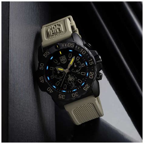 Luminox Navy Seal Chronograph 45 Mm Mit Schwarzem Zifferblatt Xs3590nsfset First Class