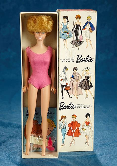 Platinum Bubble Cut Barbie With White Lips Original Box