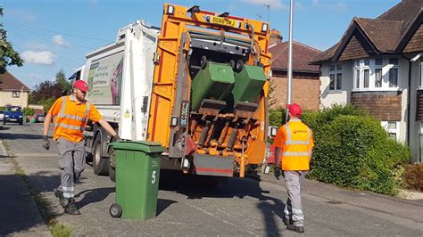 Very Loud Mercedes Econic Collecting Garden Waste Youtube