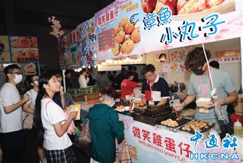 香港第三屆工展會購物節首日 商家推優惠及試食吸客 圖集 香港中通社