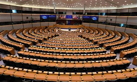 Eleições para Parlamento Europeu se encerram neste Internacional