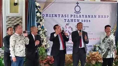 Ephorus HKBP Menyanyikan Tangiang Ni Dainang I SEMUA BERGEMBIRA