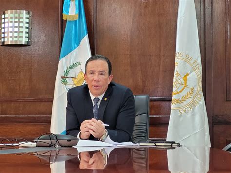 Ministro de Finanzas Públicas expone a inversionistas internacionales