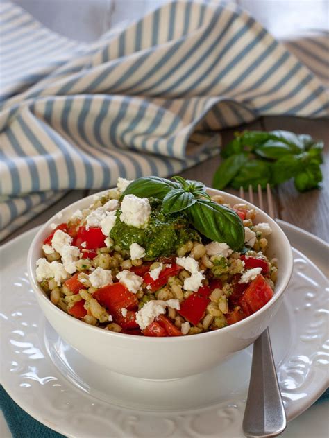 Insalata Di Orzo Al Pesto Con Pomodorini E Feta Ricetta Vegetariana