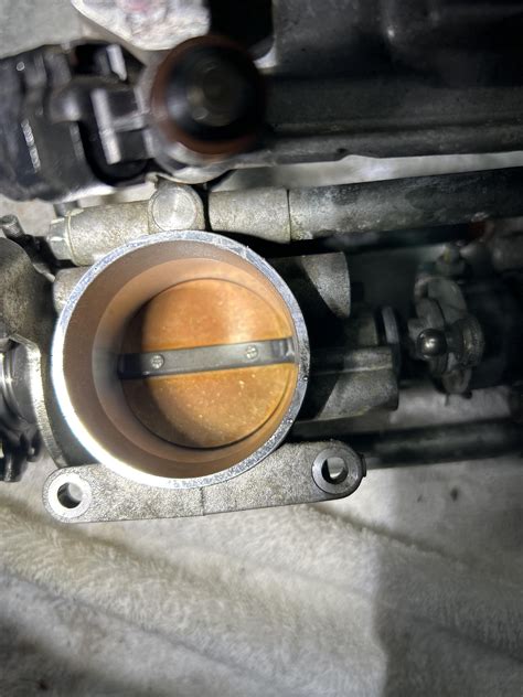 Dirty Throttle body and broken reeds : r/snowmobiling