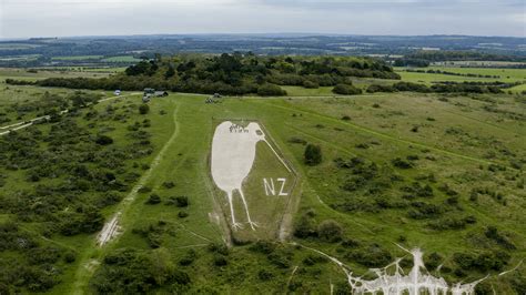 Raf Chinook Chalks Up Successful Mission To Restore Bulford Kiwi