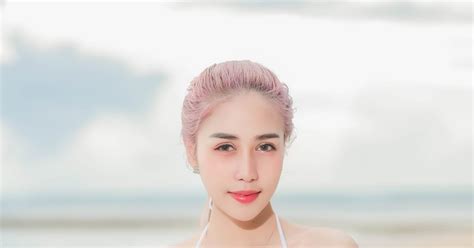 Ngắm em gái bikini trắng siêu xinh