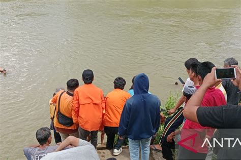 Bpbd Oku Cari Dua Anak Tenggelam Di Sungai Ogan Antara News