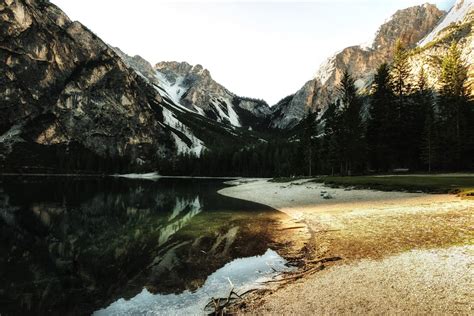 Mountain and Lake at Sunset · Free Stock Photo