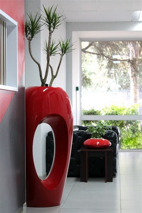 Modern indoor flower pots – a fresh accent to the home decor