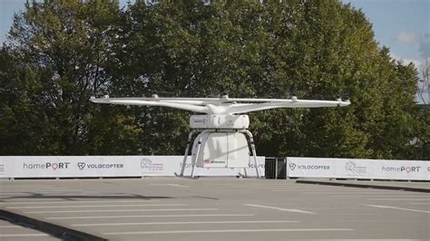 Volodrone Public Flight Debut In Hamburg Volocopter Youtube