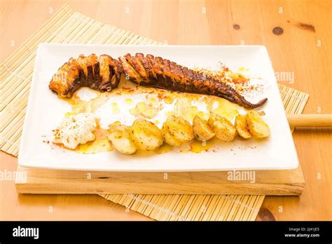 Octopus Roast Hi Res Stock Photography And Images Alamy