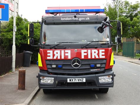 London Fire Brigade Mercedes Atego Fire Rescue Unit Fru Flickr