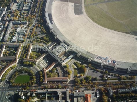 Luftbild Berlin Tempelhof Terminal und ehemaliges Empfangsgebäude mit