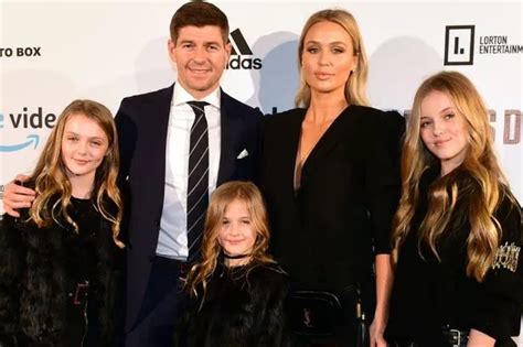 Steven Gerrard Family - Steven Gerrard Relaxes With His Family In ...