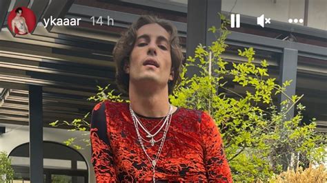 Damiano dei Maneskin on crutches, how will tonight's performance at ...