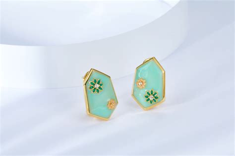 Dasiy Flower Hexagon Enamel Studs Planderful Shop