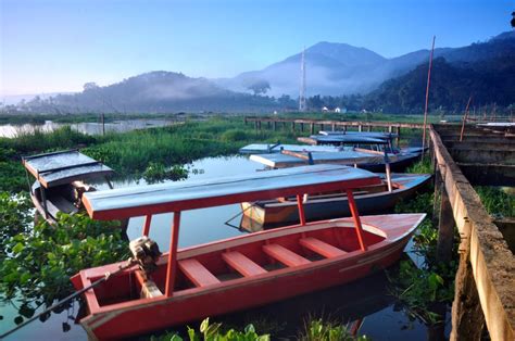 Wisata Alam Rawa Pening