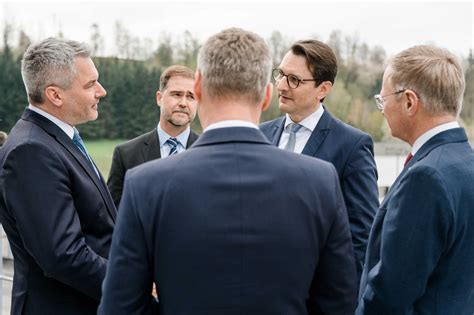 Besuch Des Sterreichischen Bundeskanzler Karl Nehammer Im Bmw Group