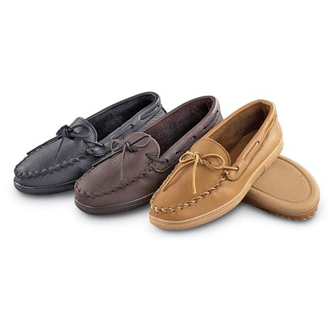 Men S Minnetonka Moccasins Moosehide Moc Slippers At Sportsman