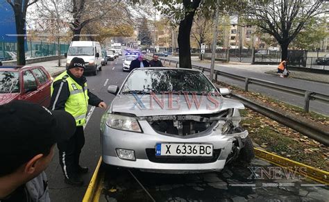 Автобус нацели отзад Мазда/видео/ | XNEWS
