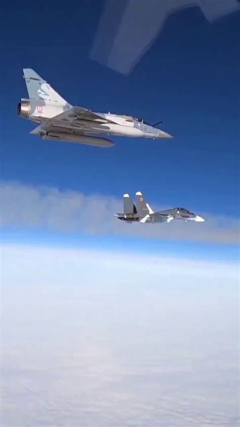 Dos Aviones Mirage Franceses Interceptaron Cazas Rusos Su Y