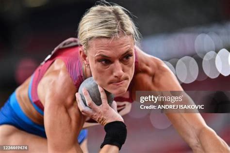285 Annie Kunz Photos And High Res Pictures Getty Images