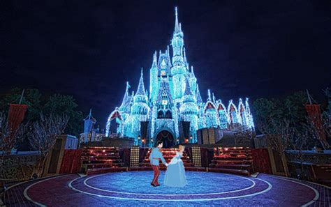 Disney Characters Visit Actual Disney Theme Parks in Real Life (22 gifs) - Izismile.com