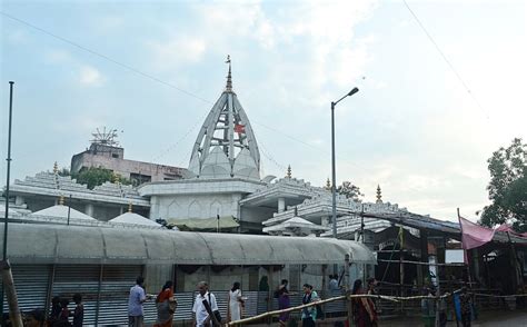 Jhandewalan Mandir Near Karol Bagh Is A Sprawling Glorious Place Of