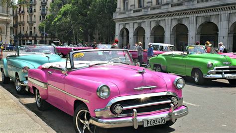 PHOTOS OF THE WEEK: CLASSIC CARS OF CUBA - Travel Bliss Now