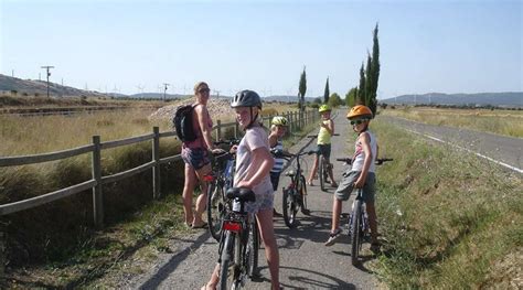 Family bike vacations: how to choose the right one - Tailwinds