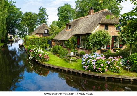 1,382 Giethoorn Spring Images, Stock Photos & Vectors | Shutterstock