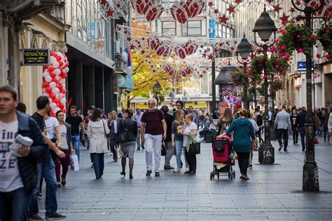 Amerikanac posetio Srbiju pa doživeo neprijatnost Ljudi ga povezivali