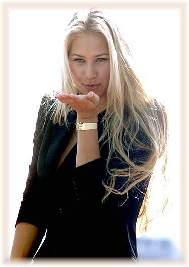 Anna Kournikova Anna Kournikova Long Hair Styles Blonde