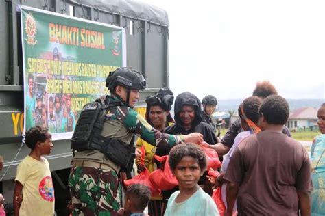 Mobil Senyum Pasukan Yonif MR 411 Kostrad Kini Hadir Di Kenyam