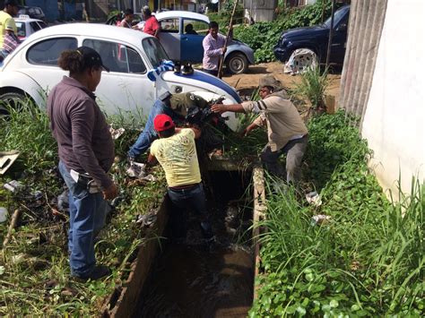 Desazolvan Drenaje Y Canales En La Colonia Miguel Hidalgo E Veracruz Mx