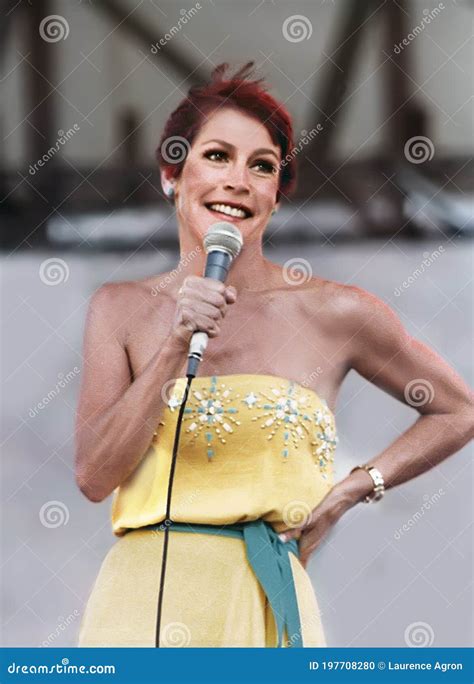 Helen Reddy At The 1979 Chicagofest Editorial Image Image Of Focused