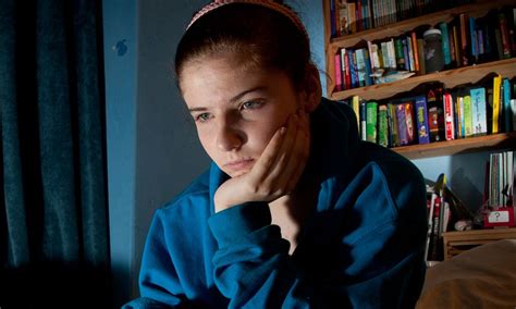 Girls Feel Under Pressure To Look Like Porn Stars Teacher Urges MPs To Tackle Online Filth