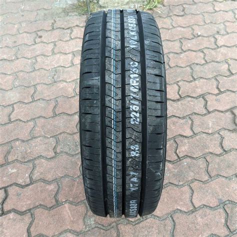 Vỏ lốp 225 70R15C 10PR KC53 KUMHO VIỆT NAM vỏ lốp xe toyota Hiace