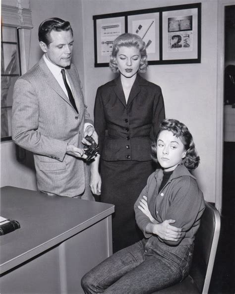 Jack Lord And Peggie Castle Tv Detectives Lord Detective