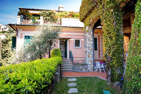 Casas Coloridas De La Regi N De Liguria En Italia Pueblo Impresionante