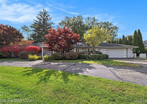 27541 Lakehills Dr Farmington Mi 48334 Zillow