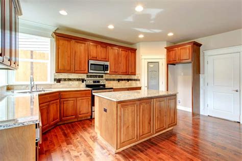 What Color Flooring Looks Best With Oak Cabinets Home Alqu