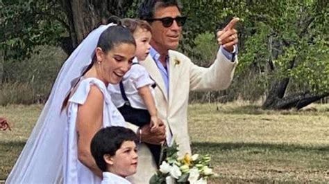 Nicolás Repetto se llenó de emoción al llevar a su hija Juana al altar